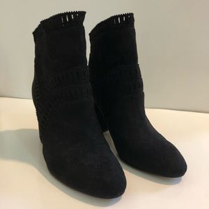 Studio Isola black suede bootie Sz 6